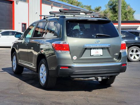 Used 2013 Toyota Highlander Plus AWD/4WD image 10