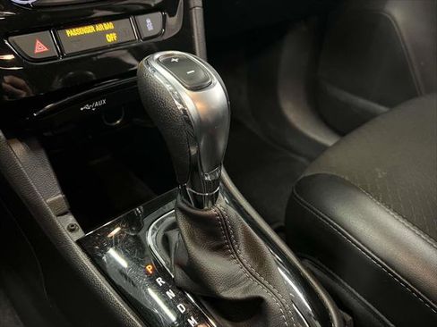 Used 2022 Buick Encore Preferred w/ Safety Package image 33