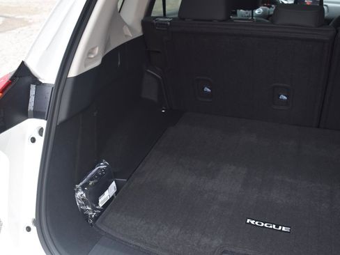 Used 2026 Nissan Rogue S FWD image 45