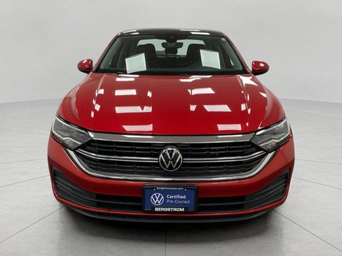 Used 2023 Volkswagen Jetta SE w/ Panoramic Sunroof Package FWD image 9