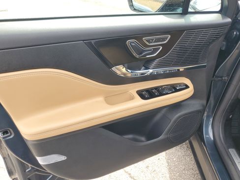 Used 2022 Lincoln Corsair Reserve w/ Equipment Group 201A image 10