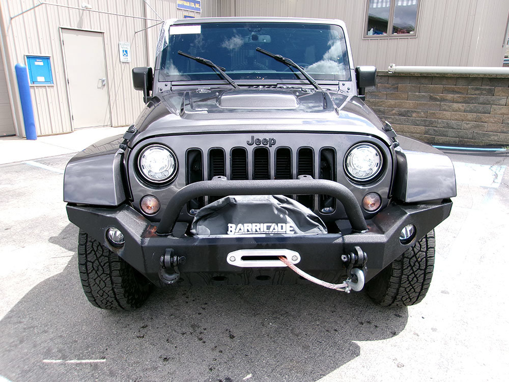 Used 2017 Jeep Wrangler Unlimited Sahara AWD/4WD image 4