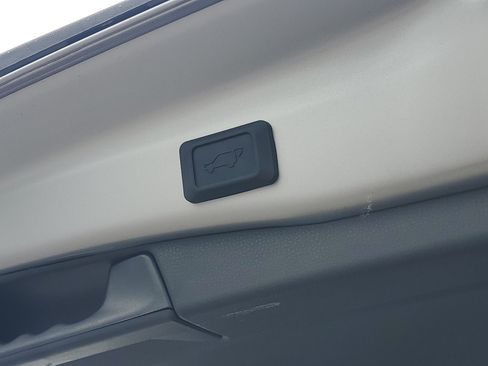 Certified 2025 Toyota RAV4 XLE w/ Convenience Package FWD image 10