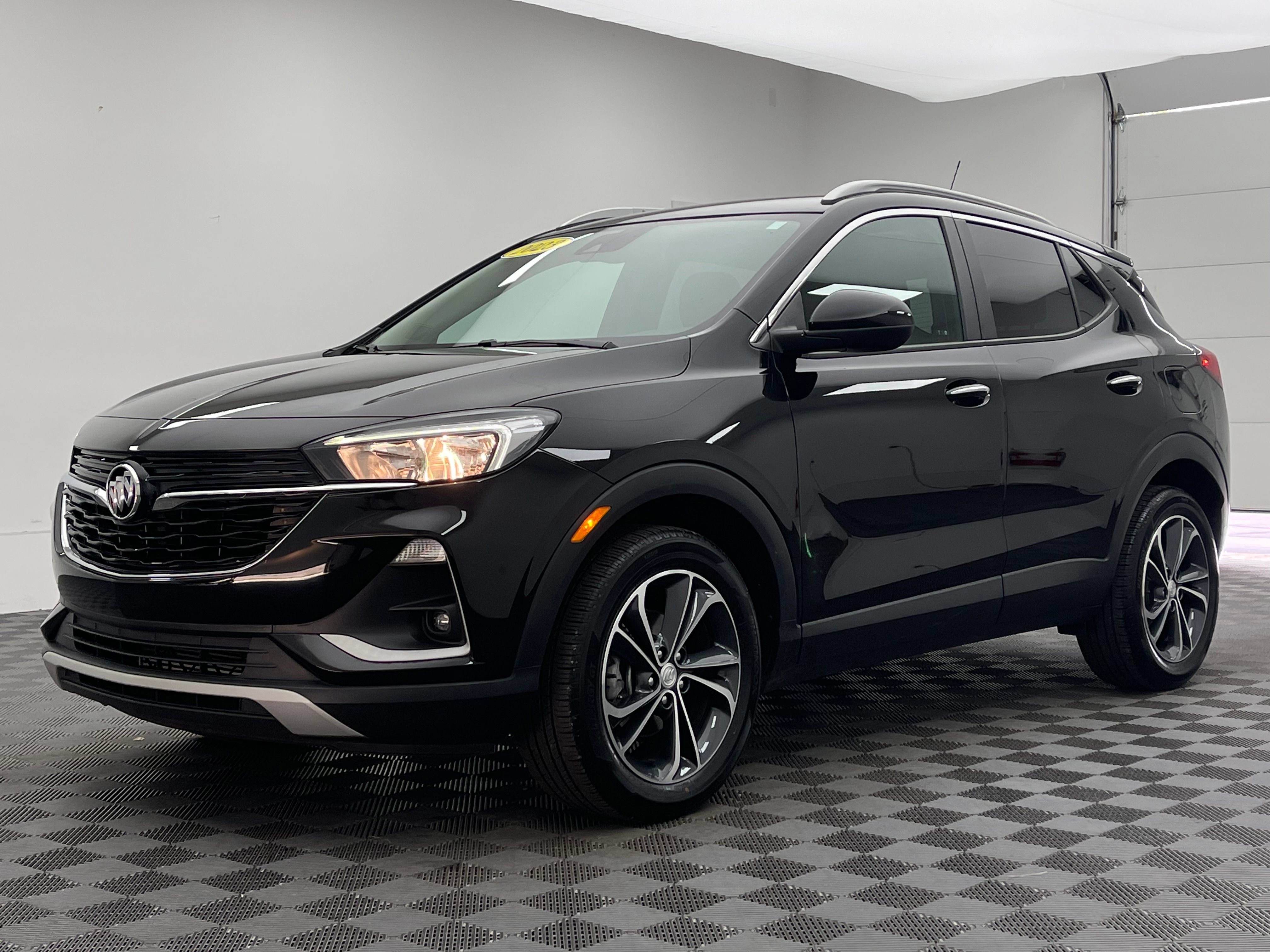 Used 2023 Buick Encore GX Select FWD image 2