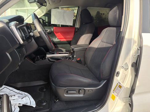 Used 2021 Toyota Tacoma SR5 image 18