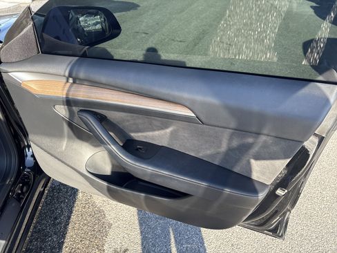 Used 2023 Tesla Model 3 Standard Range image 22