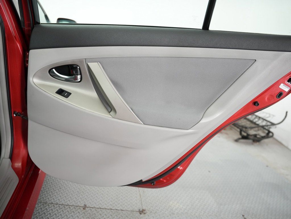 Used 2011 Toyota Camry SE w/ SE Extra-Value Pkg #1 FWD image 37