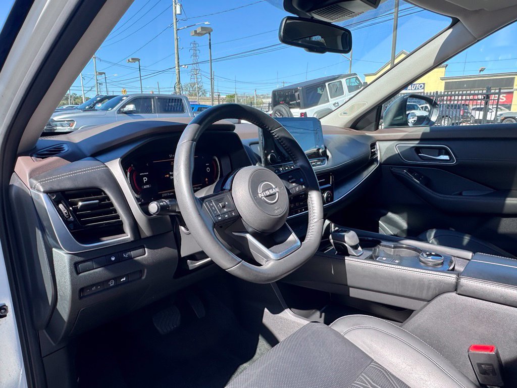 Used 2023 Nissan Rogue Platinum w/ Platinum Premium Package AWD/4WD image 13