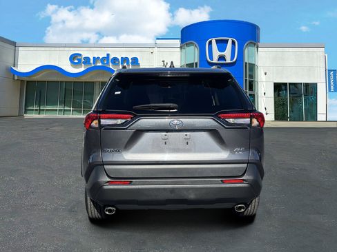 Used 2024 Toyota RAV4 XLE AWD/4WD image 5