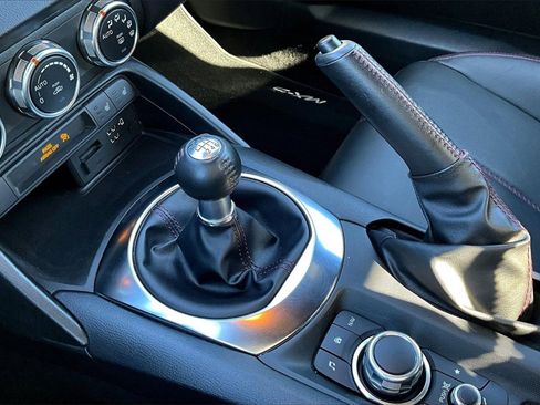 Used 2018 MAZDA MX-5 Miata Grand Touring image 24