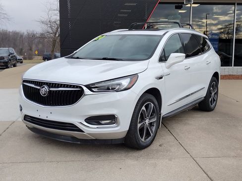 Used 2020 Buick Enclave Essence image 1