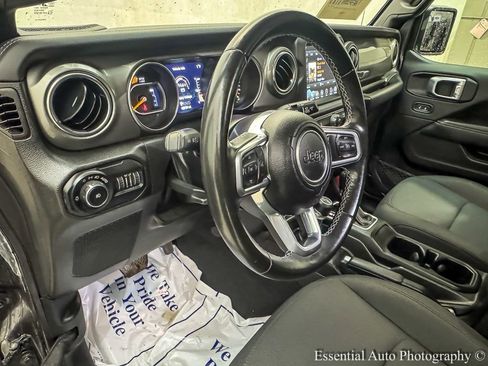 Used 2022 Jeep Wrangler Unlimited Sahara w/ Safety Group image 11