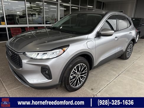 Used 2024 Ford Escape SE image 1