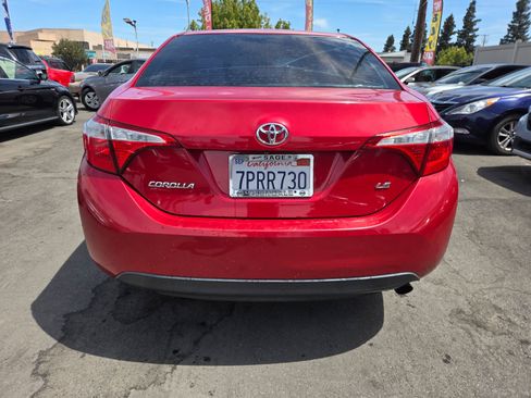 Used 2016 Toyota Corolla LE FWD image 3