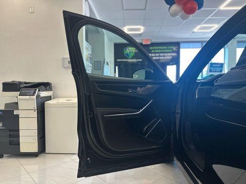 Used 2022 Jaguar F-PACE S image 34