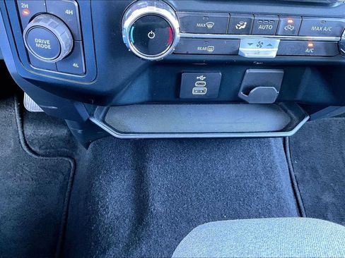 Used 2025 Ford F150 XLT w/ Equipment Group 301A Standard AWD/4WD image 17
