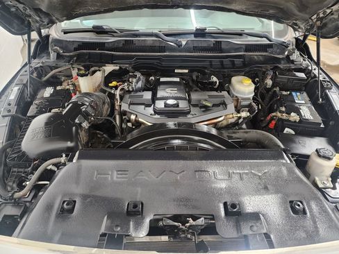 Used 2018 RAM 2500 Tradesman w/ Chrome Appearance Group image 32