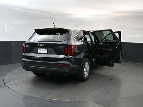 Used 2022 Kia Sorento LX FWD image 29