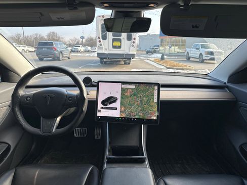 Used 2019 Tesla Model 3 Performance image 5