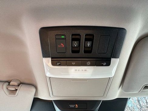 New 2025 Nissan Pathfinder SV w/ SV Premium Package image 45