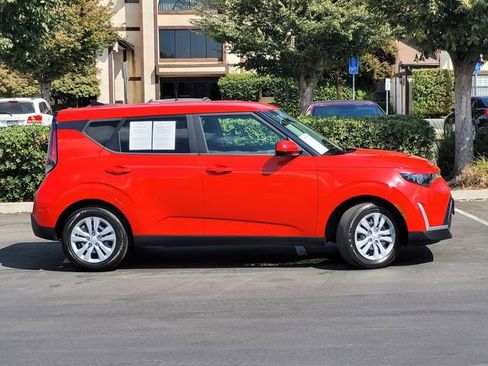 Used 2023 Kia Soul LX image 4