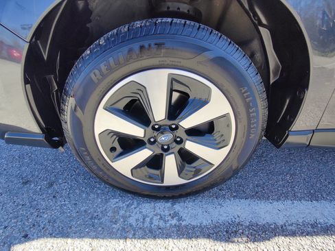 Used 2017 Subaru Forester 2.5i Limited image 18