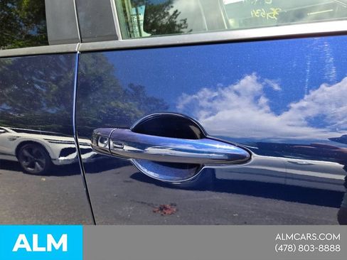 Used 2025 Nissan Rogue SV FWD image 24