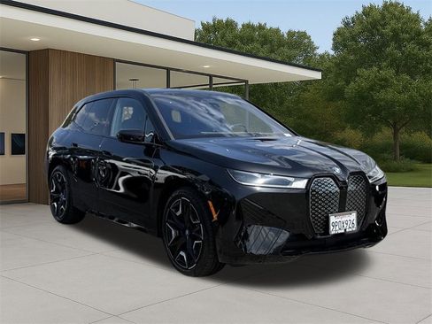 Used 2025 BMW iX xDrive50 w/ Premium Package image 4