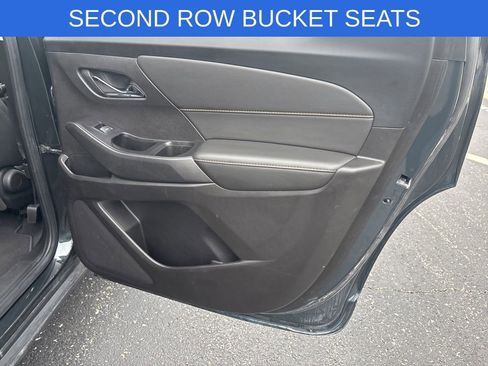 Used 2020 Chevrolet Traverse LT image 18