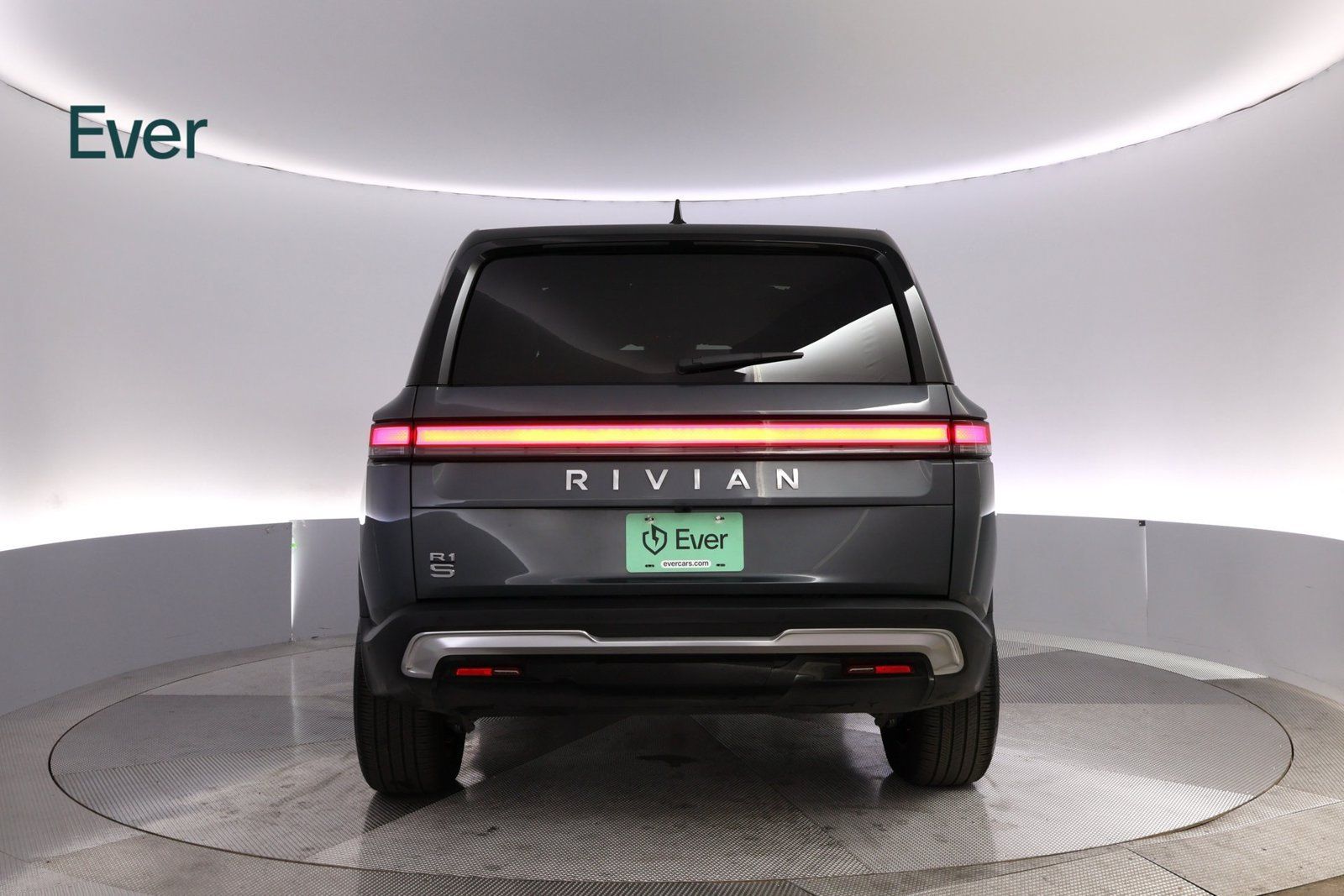 Used 2025 Rivian R1S Adventure Dual AWD/4WD image 15