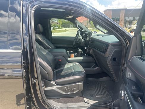 Used 2023 Ford Expedition Max Limited image 14