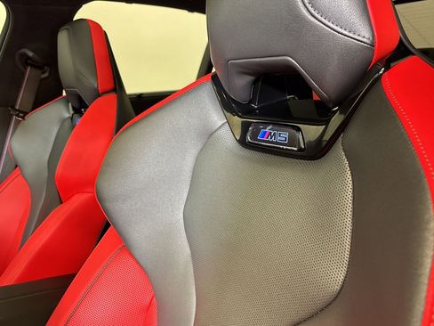 Used 2026 BMW M5 w/ Executive Package image 22