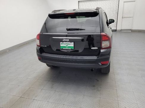 Used 2017 Jeep Compass Latitude AWD/4WD image 7