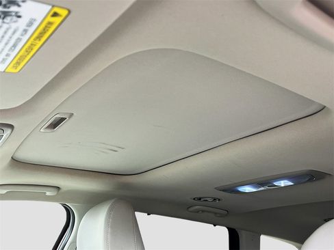 Used 2024 Kia Telluride EX w/ EX Captain's Chair Package image 23