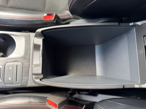 Certified 2025 Ford Escape ST-Line image 24