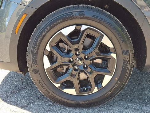Used 2024 Kia Sorento S w/ Panoramic Sunroof Package FWD image 8