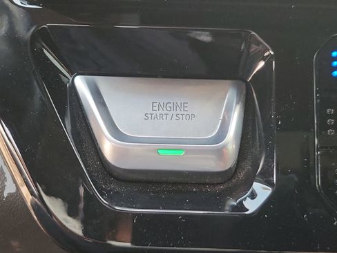 Used 2023 GMC Sierra 1500 AT4 w/ AT4 Premium Package image 28