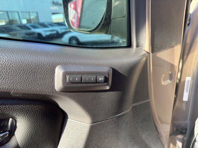 Used 2021 Nissan Titan PRO-4X w/ Pro-4x Convenience Package AWD/4WD image 17