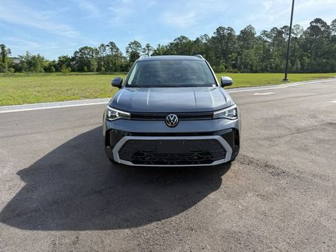 Used 2025 Volkswagen Taos SE FWD image 14
