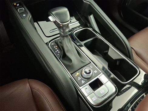 Used 2023 Kia Telluride EX w/ EX Captain's Chair Package image 19