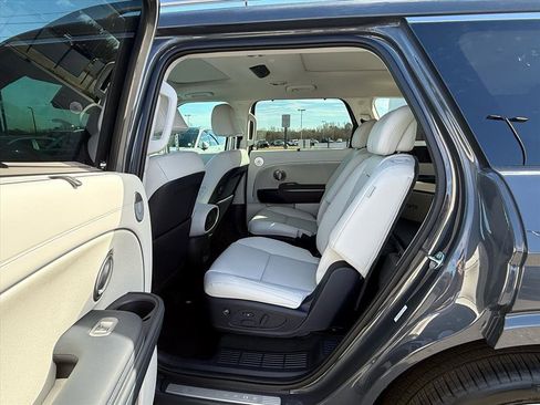 New 2026 Hyundai Palisade Calligraphy FWD image 12