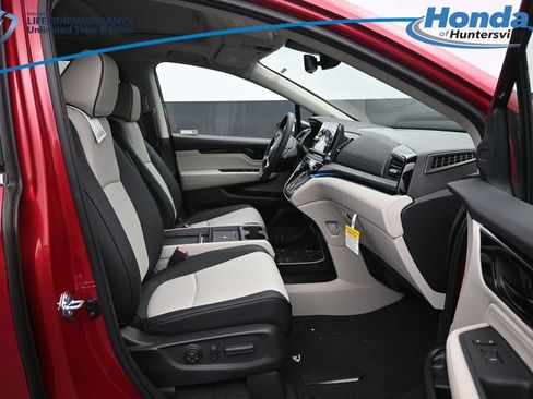 New 2026 Honda Odyssey Elite image 11