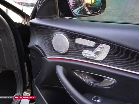 Used 2017 Mercedes-Benz E 400 4MATIC Wagon image 29