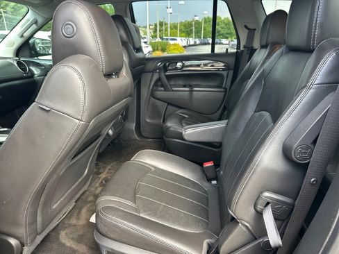 Used 2017 Buick Enclave Leather FWD image 10