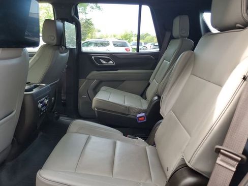 Used 2021 GMC Yukon SLT w/ SLT Premium Package image 10