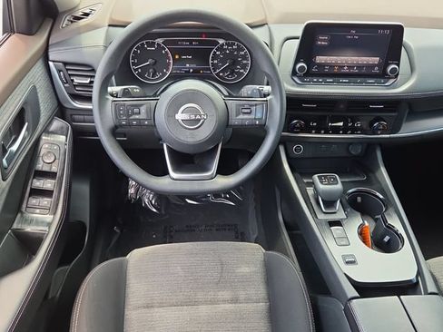 Used 2023 Nissan Rogue SV FWD image 14