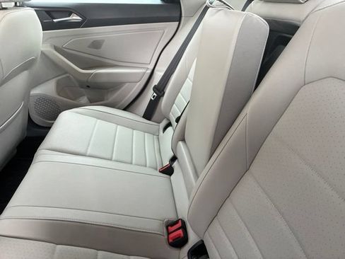 Used 2023 Volkswagen Jetta SE FWD image 6