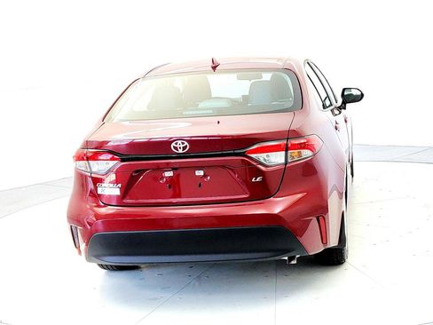 Used 2024 Toyota Corolla LE image 5