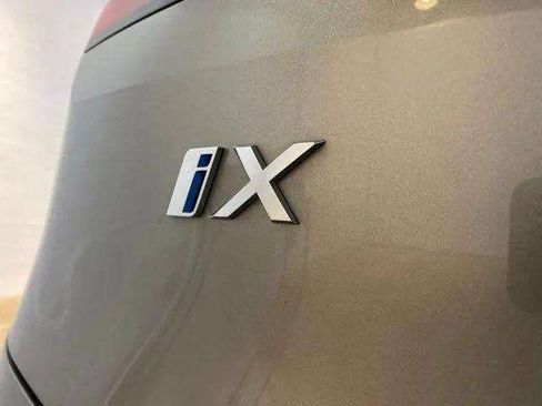 Used 2024 BMW iX xDrive50 w/ Convenience Package AWD/4WD image 93