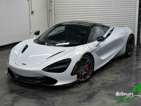 Used 2018 McLaren 720S RWD image 3
